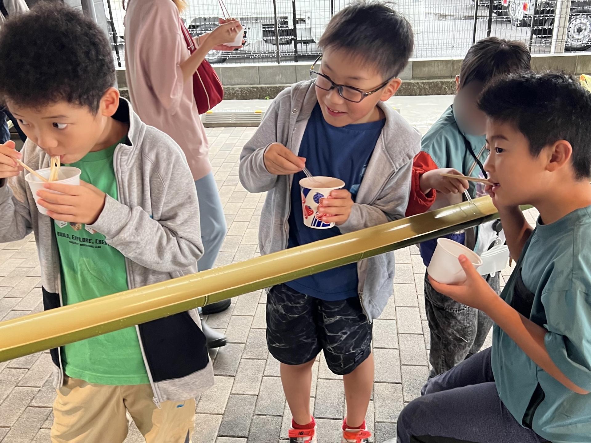 「にこにこ子ども食堂」流しそうめん